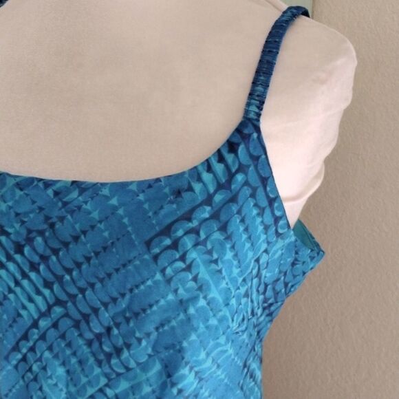 Megan Matthews Sheer Summer Dress - Picture 4 of 10